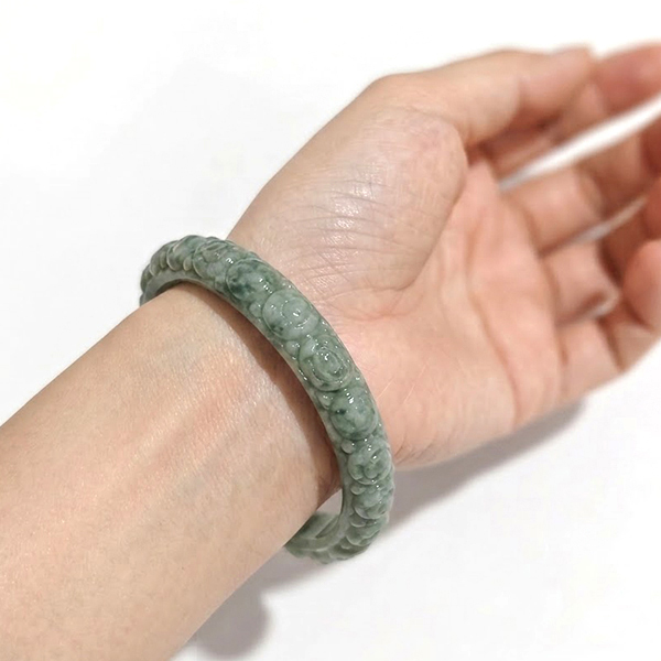 Natural Multi Color Jade Gemstones Bangle 251.00 Ct. Carving Round Cabochon Shape 70 x 13 Mm. Natural Multi Color Jade Gemstones Bangle 251.00 Ct. Carving Round Cabochon Shape 70 x 13 Mm.