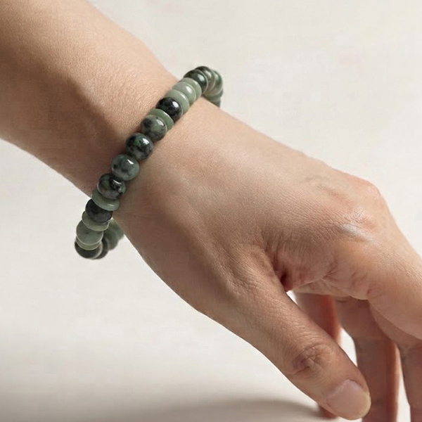 Natural Green Jade Gemstones 174.97 Ct. Beads Flexibility Bracelet Mixed Shape Natural Green Jade Gemstones 174.97 Ct. Beads Flexibility Bracelet Mixed Shape