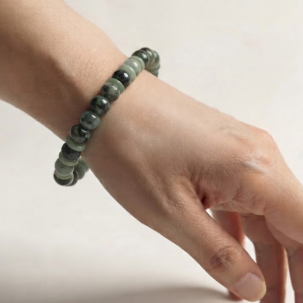 Natural Green Jade Gemstones 181.96 Ct. Beads Mixed Shape Flexibility Bracelet Natural Green Jade Gemstones 181.96 Ct. Beads Mixed Shape Flexibility Bracelet