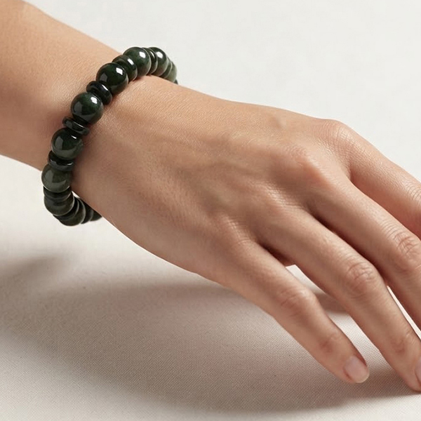 Natural Green Jade Gemstones 128.50 Ct. Beads Mixed Shape Flexibility Bracelet Natural Green Jade Gemstones 128.50 Ct. Beads Mixed Shape Flexibility Bracelet
