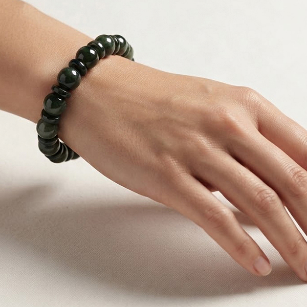 Natural Green Jade Gemstones 178.29 Ct. Beads Mixed Shape Flexibility Bracelet Natural Green Jade Gemstones 178.29 Ct. Beads Mixed Shape Flexibility Bracelet