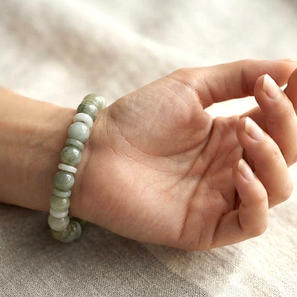 Natural Green Jade Gemstones 172.83 Ct. Beads Flexibility Bracelet Mixed Shape Natural Green Jade Gemstones 172.83 Ct. Beads Flexibility Bracelet Mixed Shape